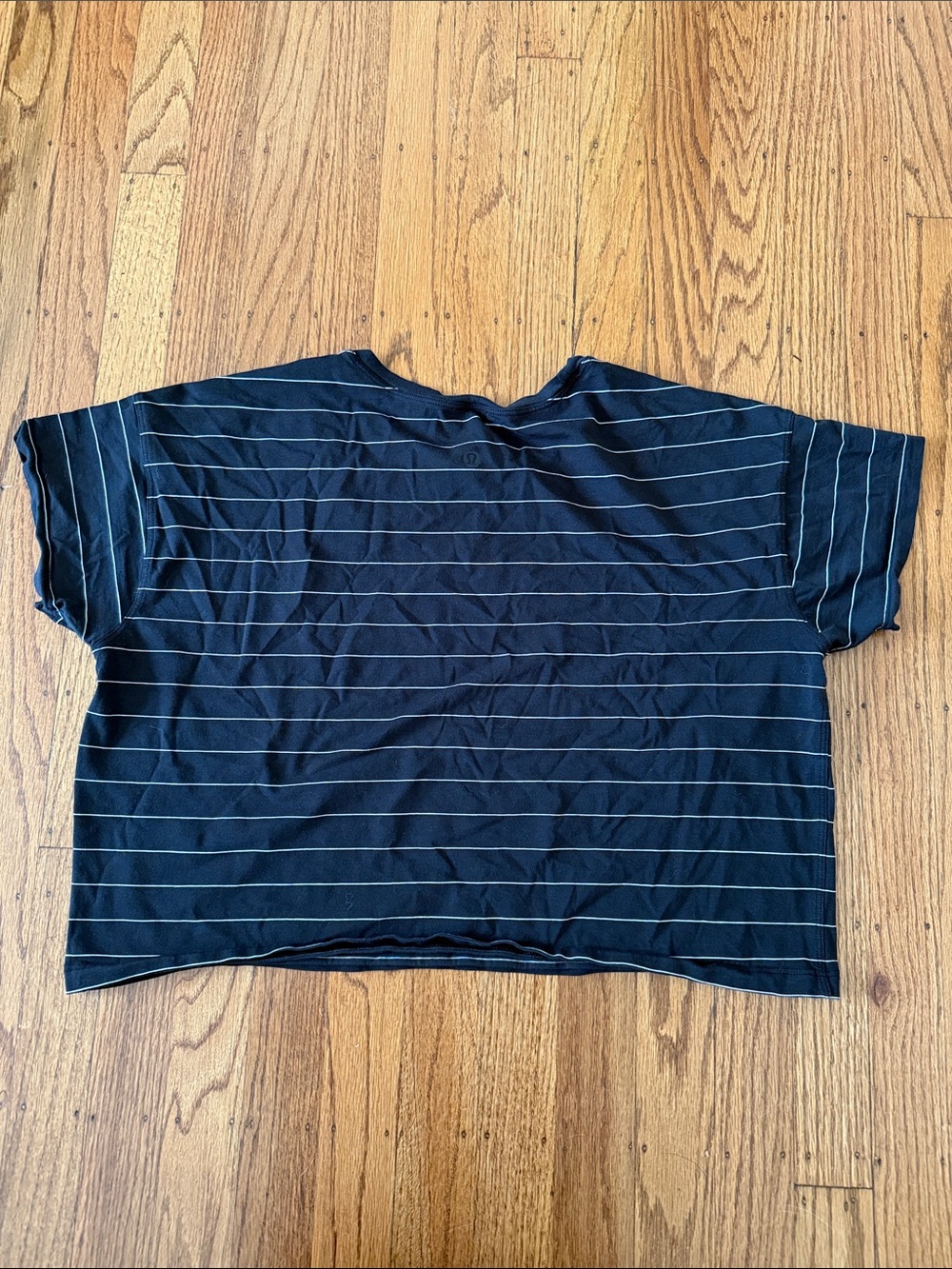 Lululemon Cates Crop Tee 8 - Picture 4 of 8